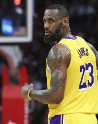 【现场】洛城德比詹姆斯发威 湖人强势逆转快艇