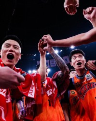 CBA上海19人名单！7名球员续约，王哲林再打3年，张镇麟强势加盟